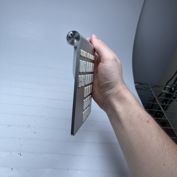 Belkin F8T067 Aluminum YourType Bluetooth Wireless Keypad for iMac Mac - Picture 2 of 8